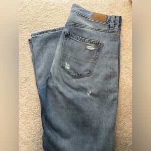 AE Distressed Mom Jeans - Light Wash